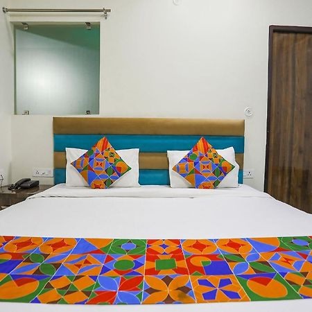 Fabhotel Sm Palace Chinhat ภายนอก รูปภาพ