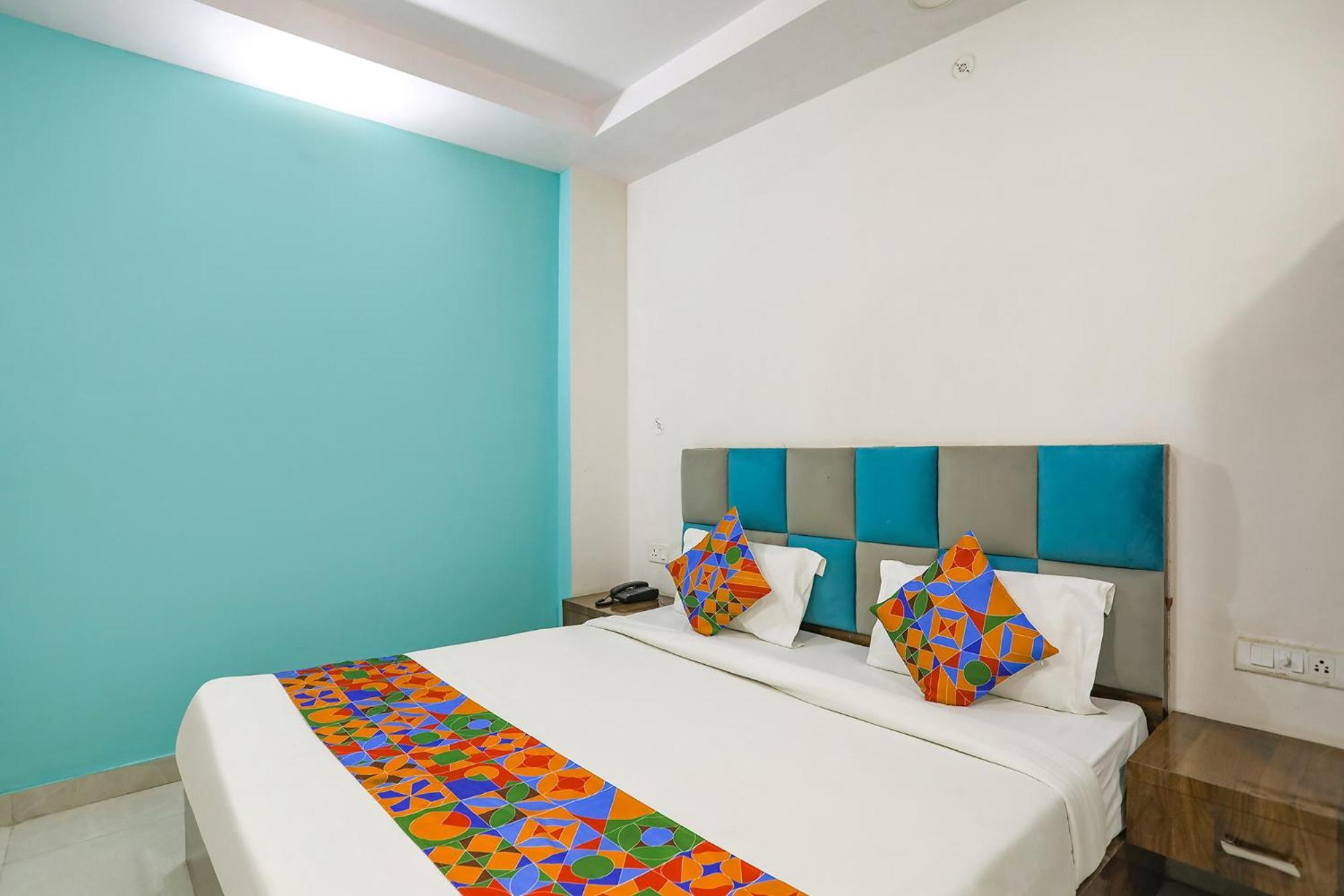 Fabhotel Sm Palace Chinhat ภายนอก รูปภาพ