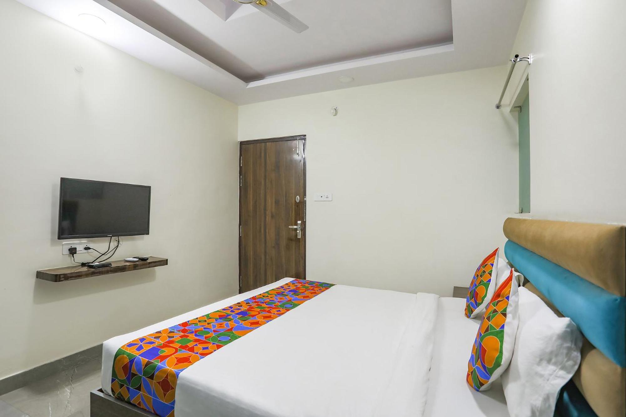 Fabhotel Sm Palace Chinhat ภายนอก รูปภาพ