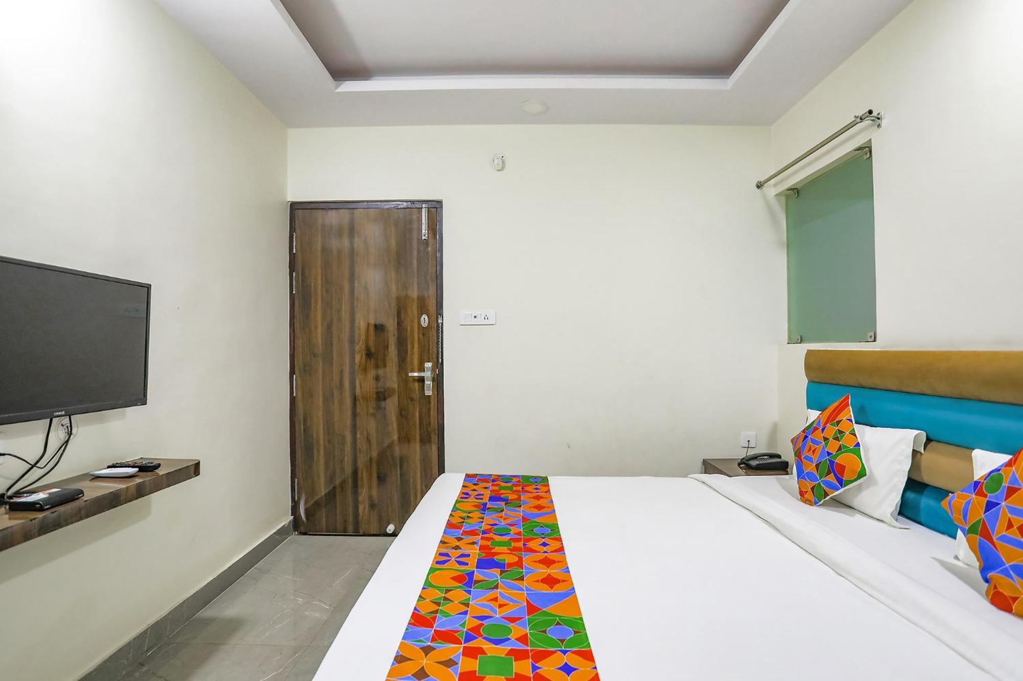 Fabhotel Sm Palace Chinhat ภายนอก รูปภาพ