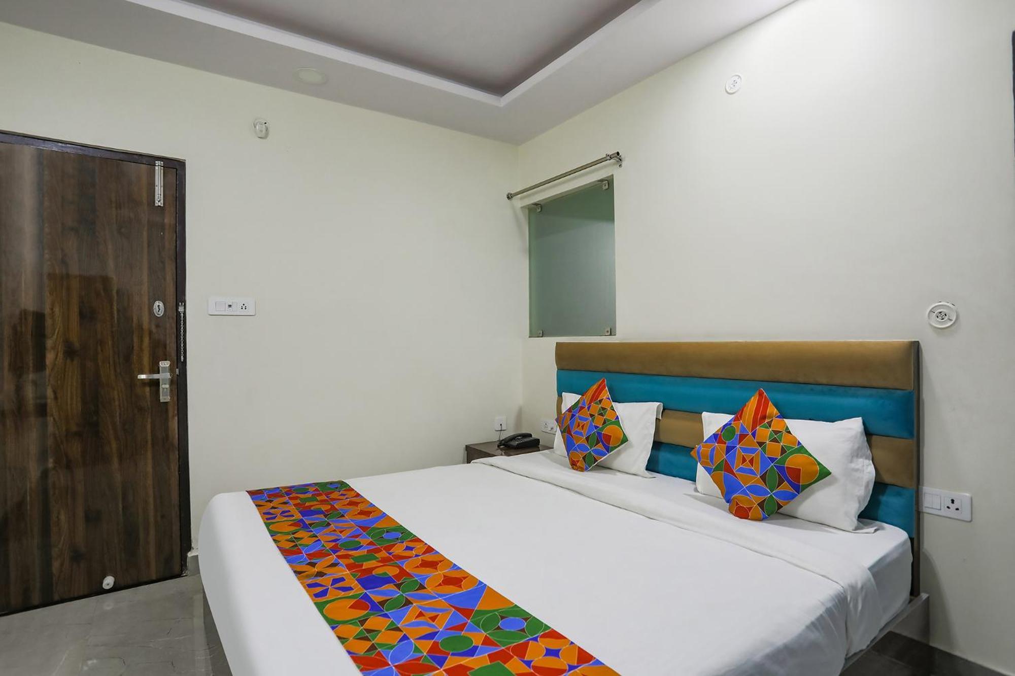 Fabhotel Sm Palace Chinhat ภายนอก รูปภาพ